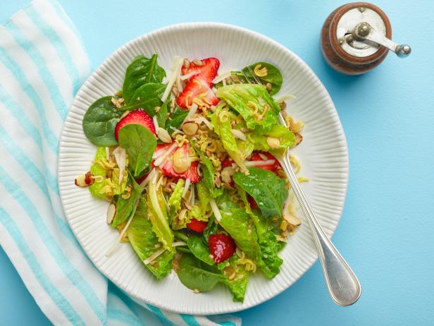 Salad bổ sung nhiều dinh dưỡng cho phụ nữ mang thai